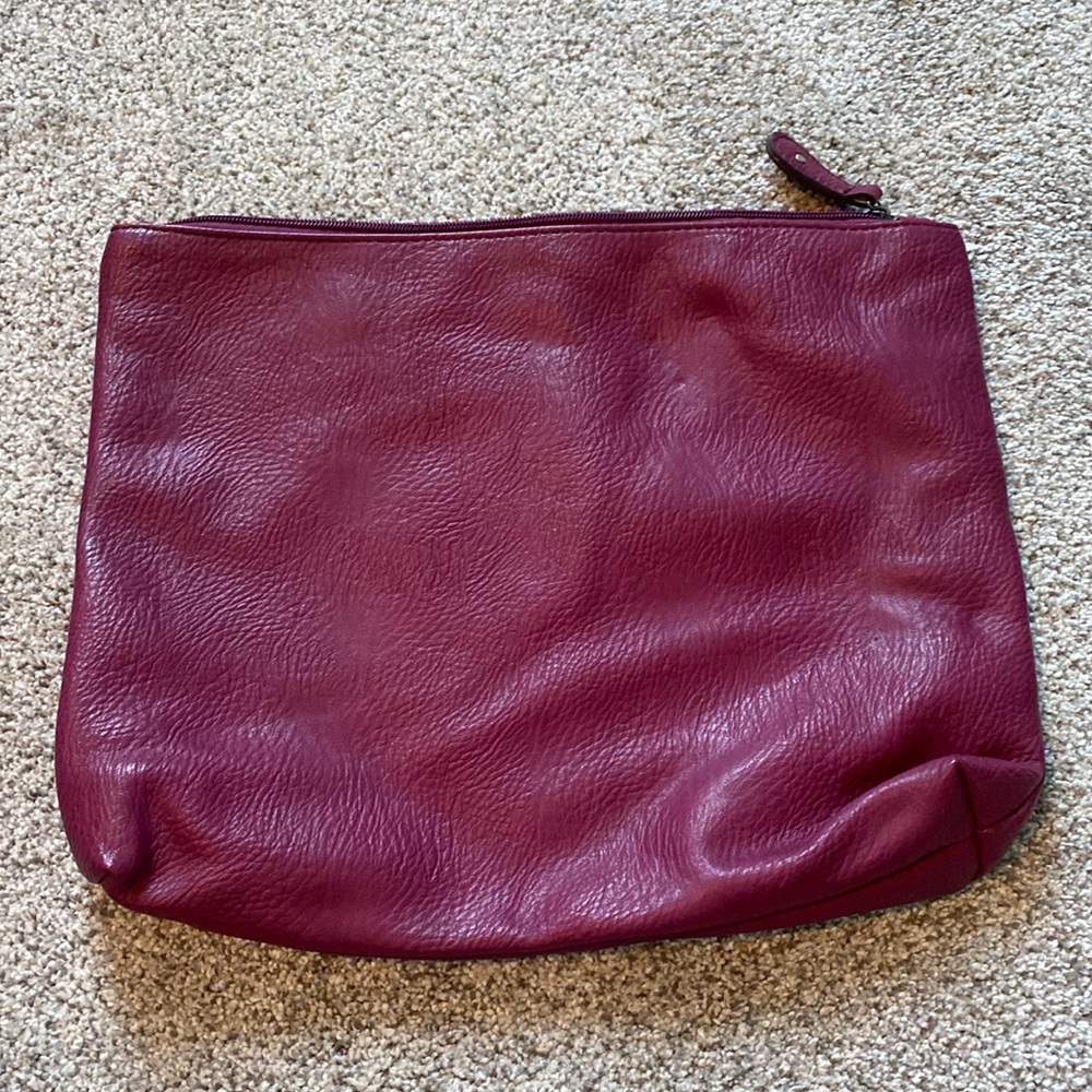 Free People computer carrier